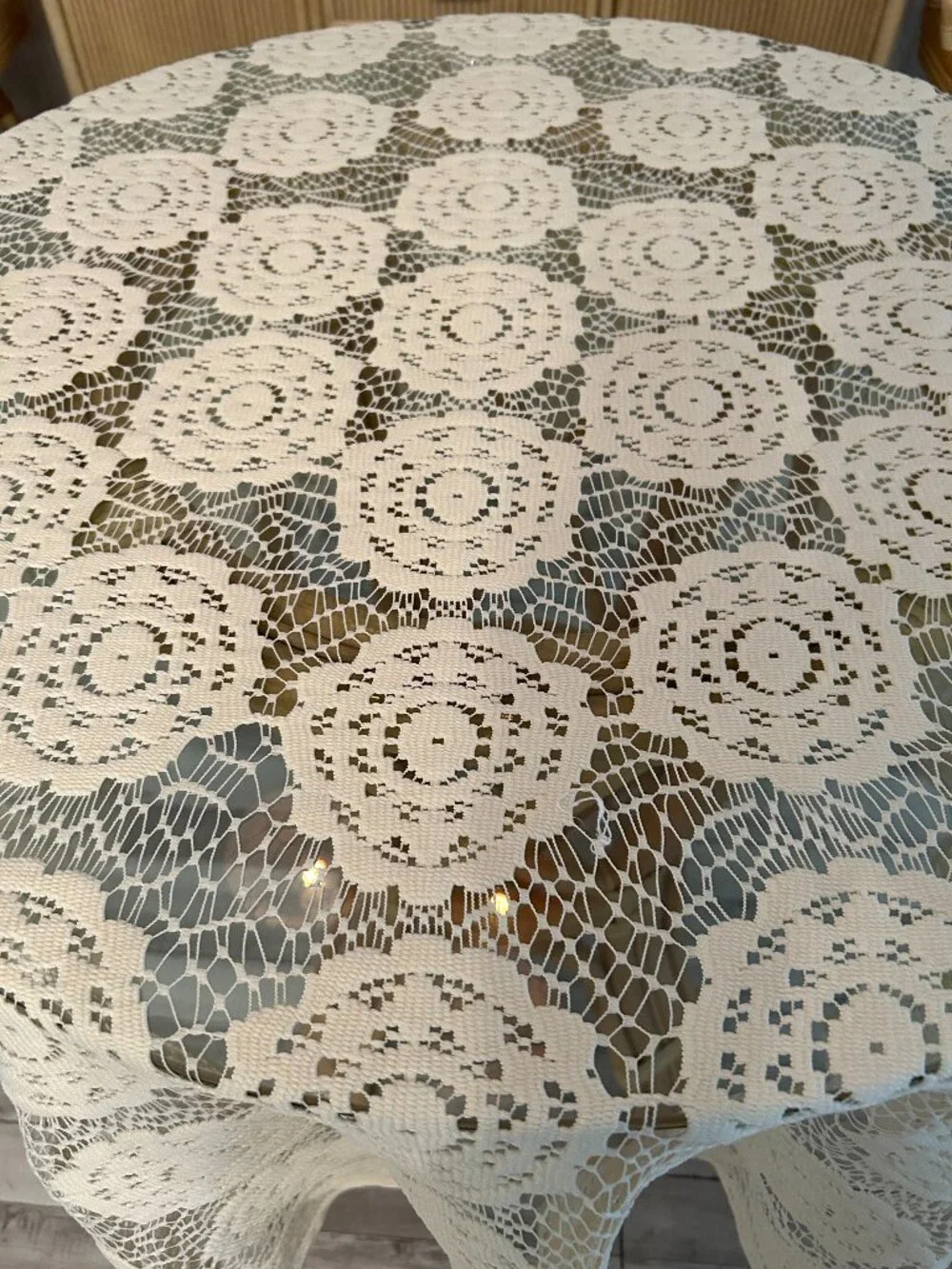 Floral Lace Medallions Scalloped Edged Tablecloth 70